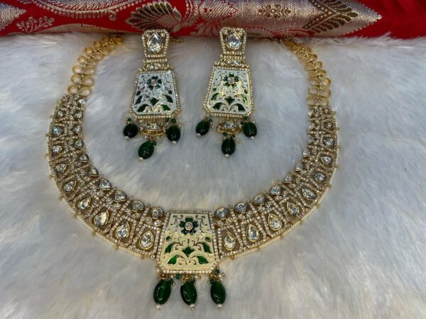 HASLI NECKLACE SET