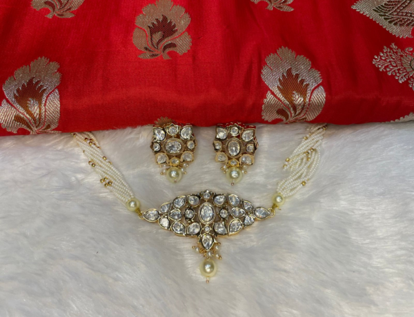 WHITE KUNDAN PEARL CHOKAR SET