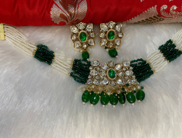 GREEN WITH WHITE KUNDAN CHOKAR SET